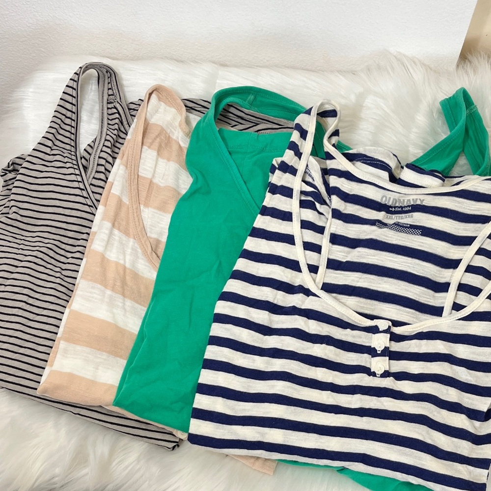 Bundle of 4 Old Navy Plus Size Shirt Tank Tops